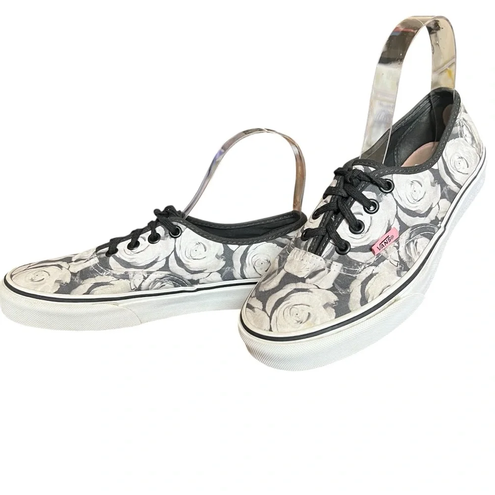 VANS Authentic Digi Roses Lace-Up Shoes. Size 6.5